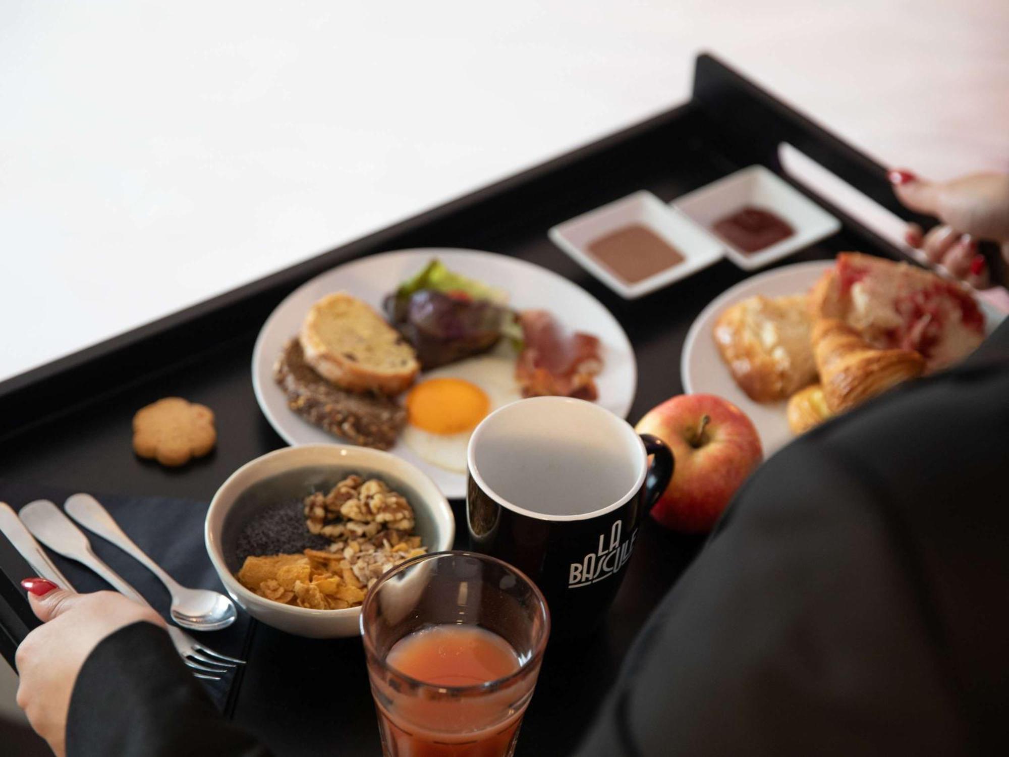 Hotel Mercure Lyon Centre Charpennes Villeurbanne Ngoại thất bức ảnh